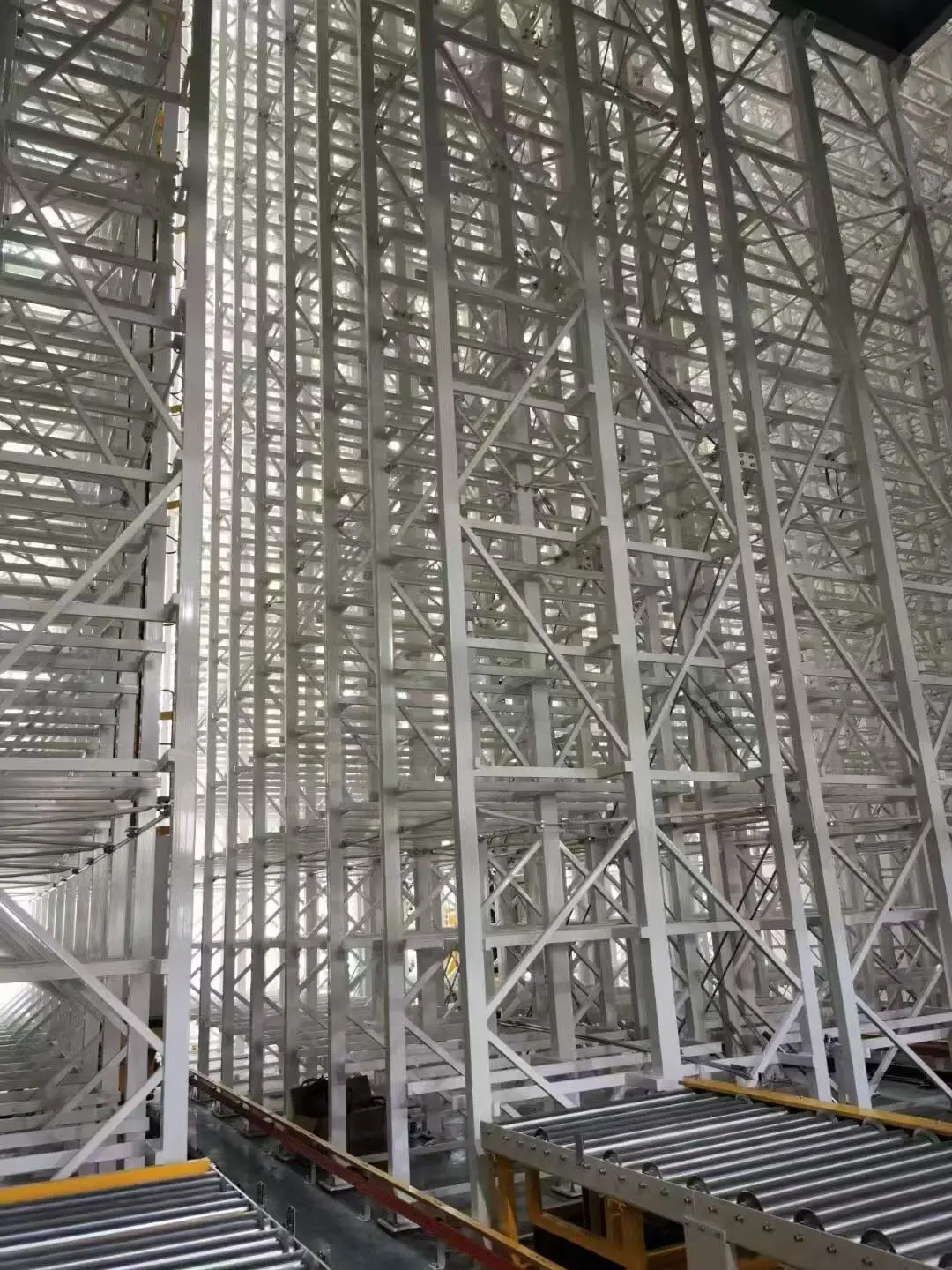 Rack shelves for stacker crane